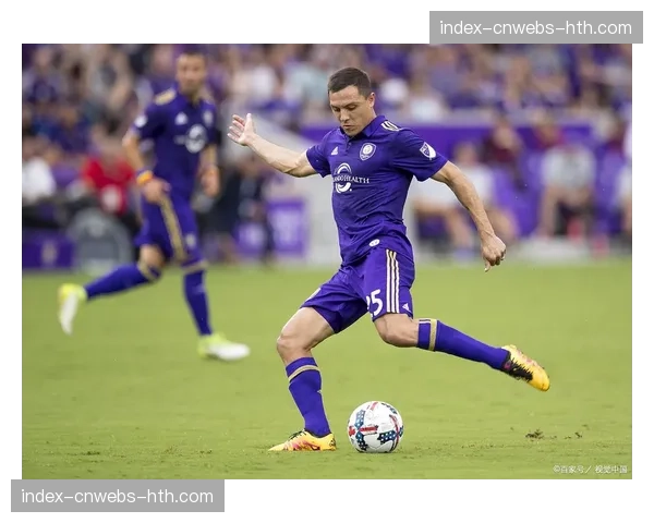 深度回顾：十年变迁，里昂新主场灯光秀成法甲文化名片